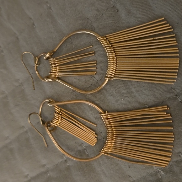 Elegant Jewelry Organizer with Assorted Earrings - Picture 10 of 14